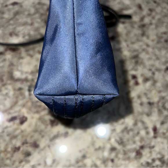 PRISTINE Dooney & Bourke Nylon Navy adjustable Crossbody - Picture 12 of 16